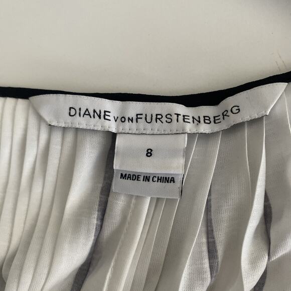 DVF Diane Von Furstenberg New Keoni Pleated Blouse Top Black White 3/4 8 - Picture 6 of 9